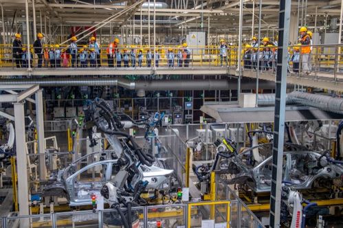 游学智造工厂 亲身体验科技魅力，探索前沿技术推广新路径